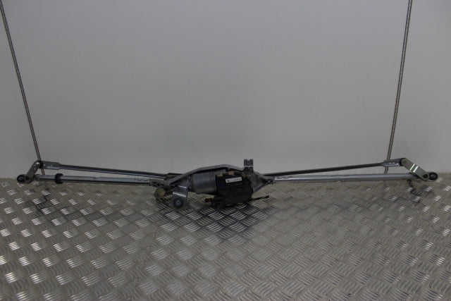 Opel Astra 2016 Front Wiper Motor & Linkage